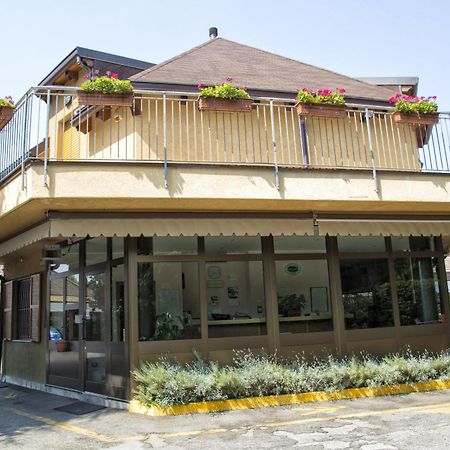 Hotel Motel Ovest Vittuone Bagian luar foto